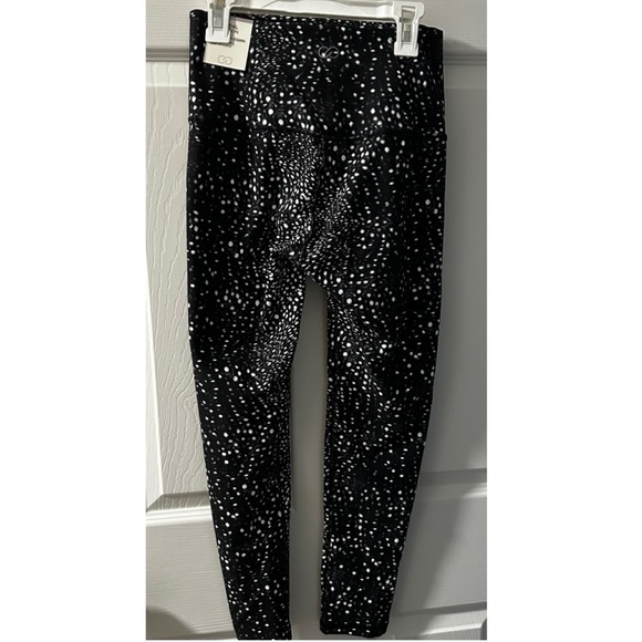 Calia high rise 7/8 Black and White Patterned Leggings - Picture 2 of 6